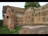 04055 ostia - regio i - insula vii - caseggiato dei misuratori del grano (i,vii,1-2) - blick von suedosten.jpg